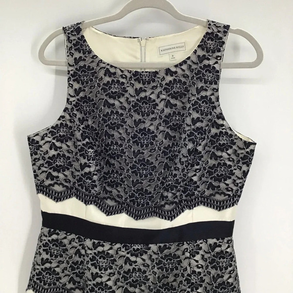 Katherine Kelly Brittany Lace Tiered Fitted Sleeveless Dress Navy/Creme Size 8 - Picture 3 of 9